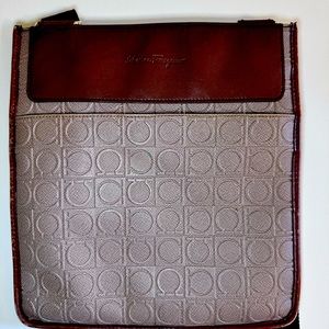 Authentic Vintage Salvatore Ferragamo Ganicini Beige Crossbody Bag